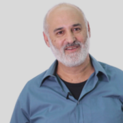 פרופ' דניאל דור