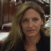 פרופ' אדריאנה קמפ